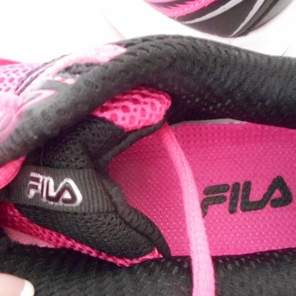 Fila Womens Pink / Black Athletic Shoes Sneakers - Picture 6 of 8